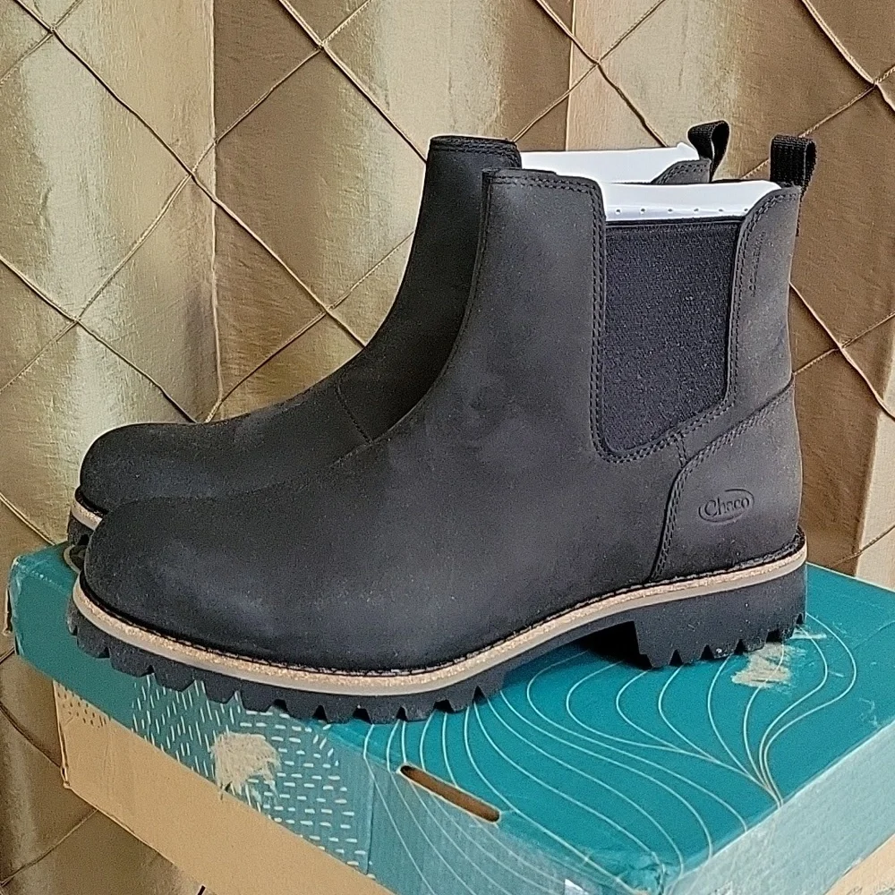 NWOT- Chaco Men's ‘Fields’ Waterproof Leather Chelsea Boot